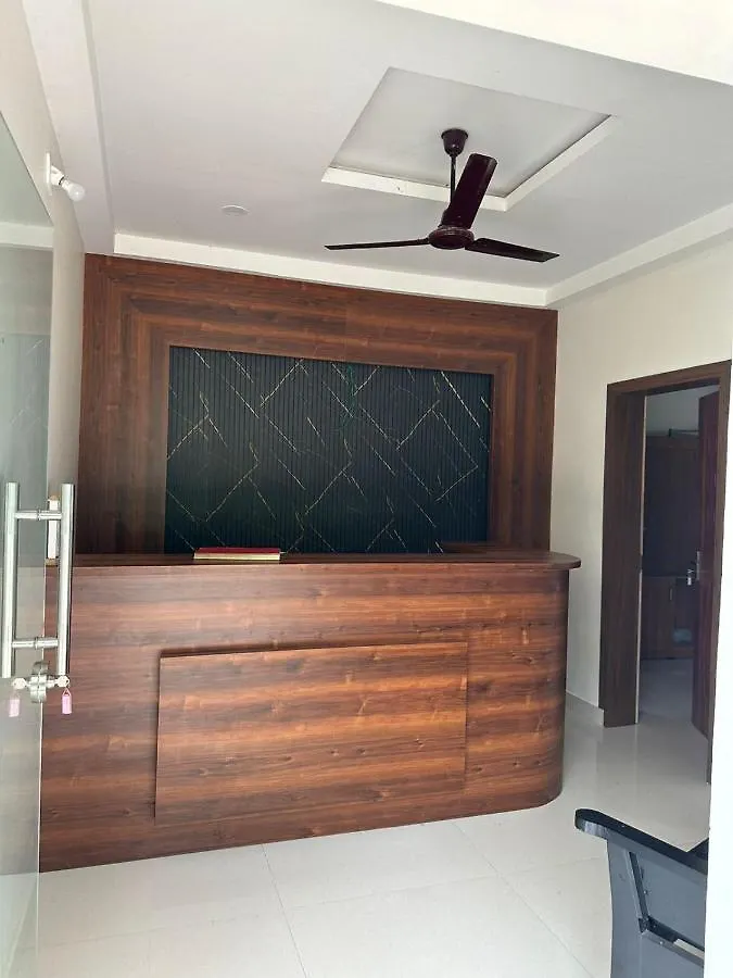 Kosher Livings Kalpatta 0*,